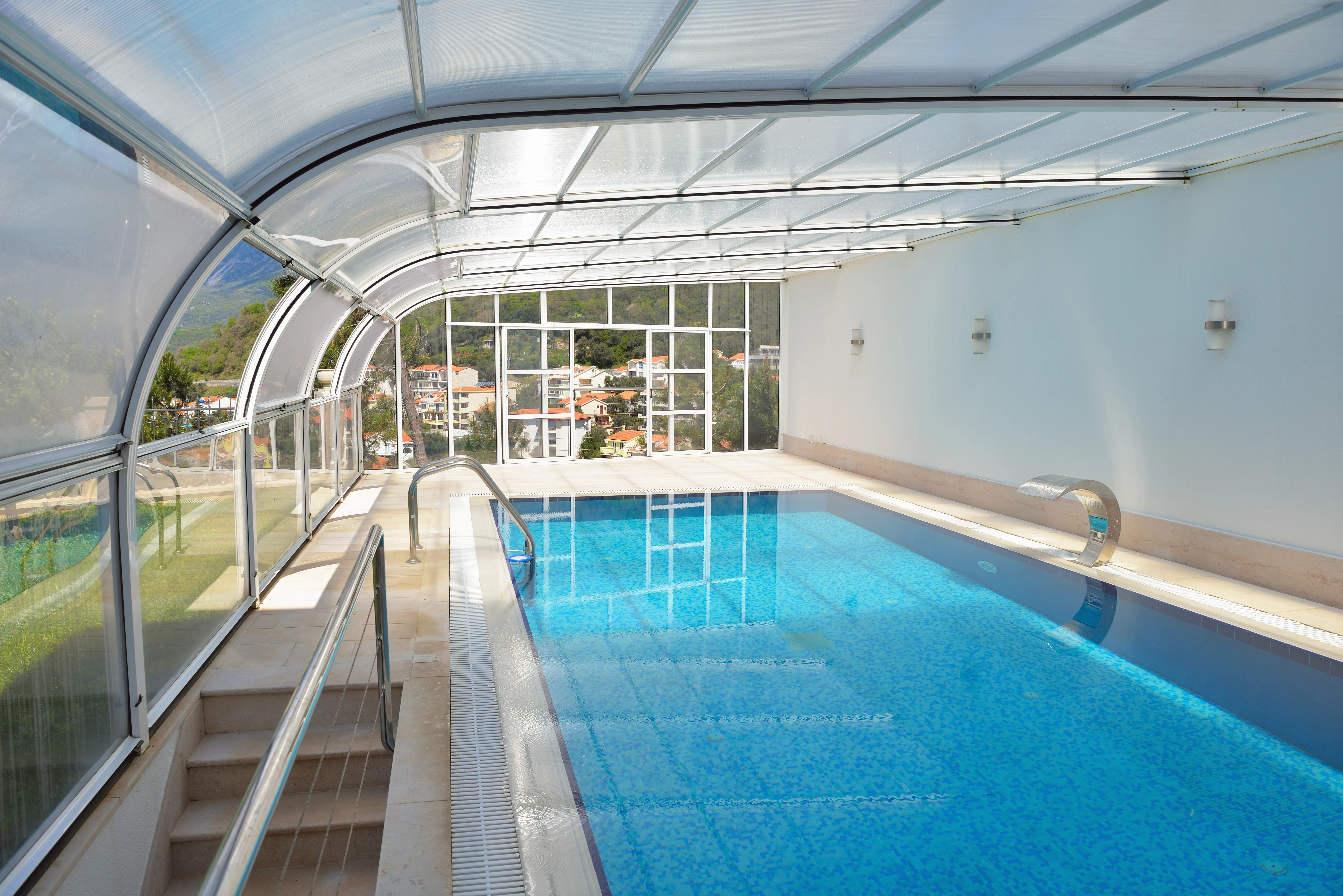 Image pose abri de piscine 2 abri piscine aluminium